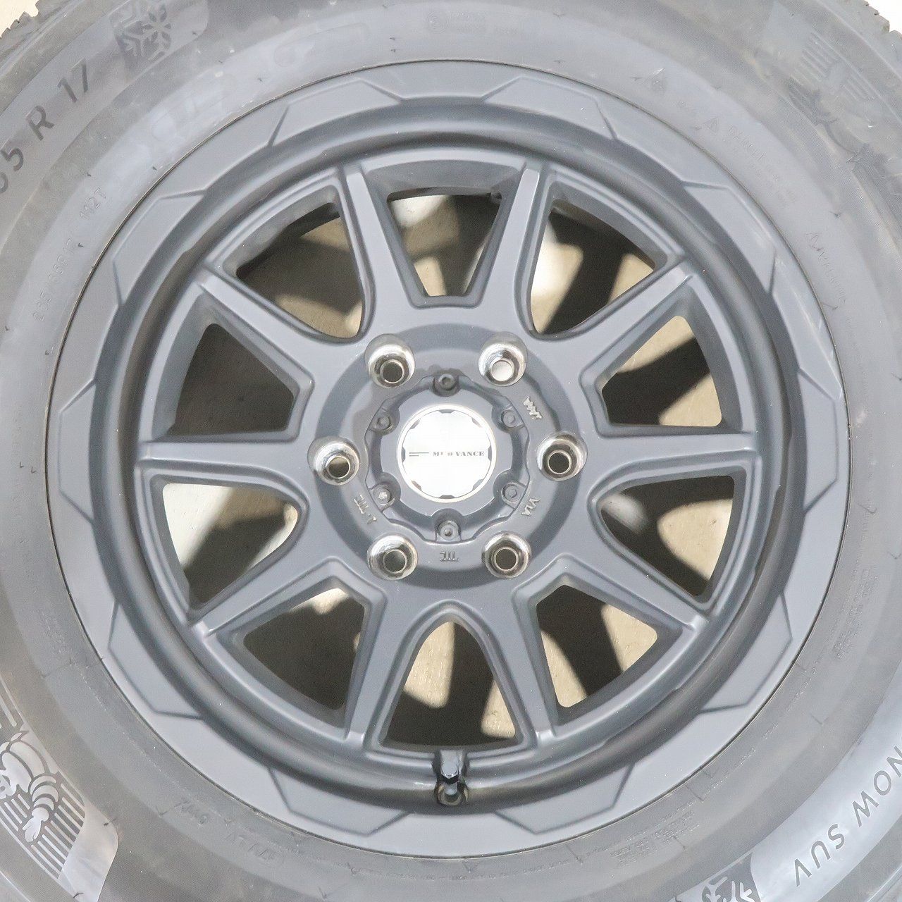 4WDスタッドレス、ランクル、プラド、サーフ等 プラド ハイラックス サーフ 等 4本 MUD VANCE 06 17インチ 8J +20 6H