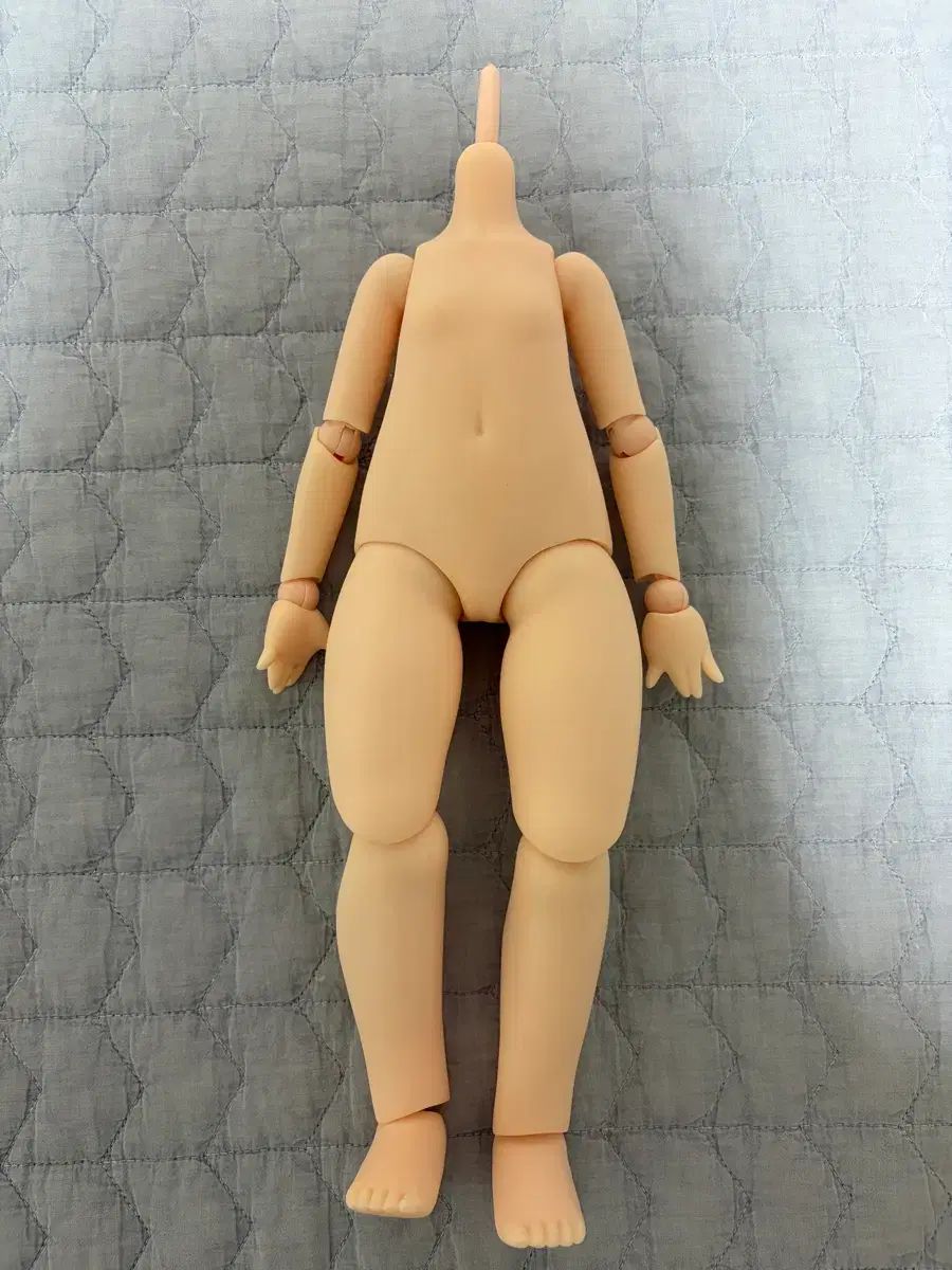 イモモドール イモドール うさぎボディ 小さなバスト クリーム色 球体関節人形 ドルフィードリーム