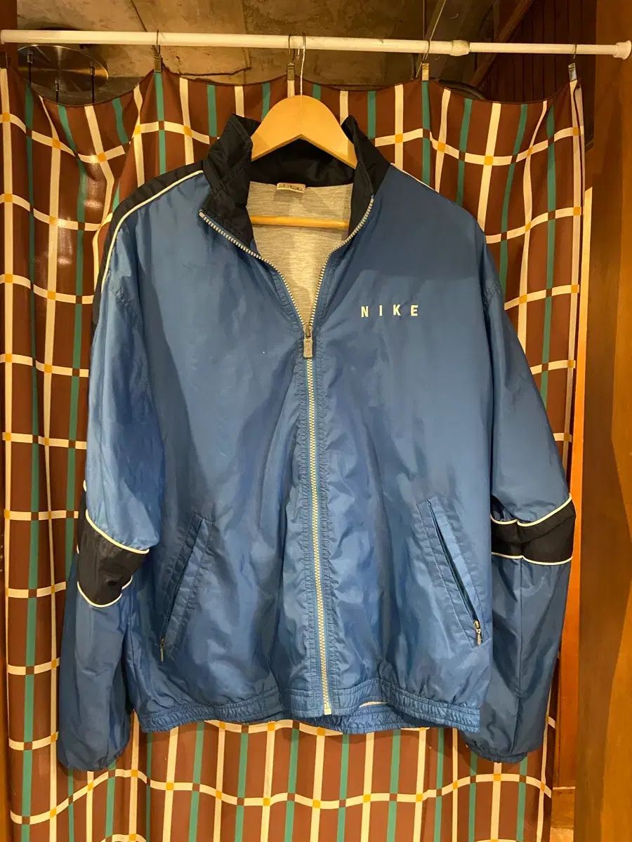 ヴィンテージ NIKE ウィンドブレーカー アウター