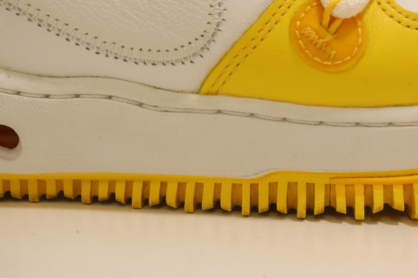 【中古】 NIKE メンズスニーカー 29cm AIR FORCE 1 MID SP LTHR NIKE x Off-White 29cm 白 ホワイト 黄 イエロー