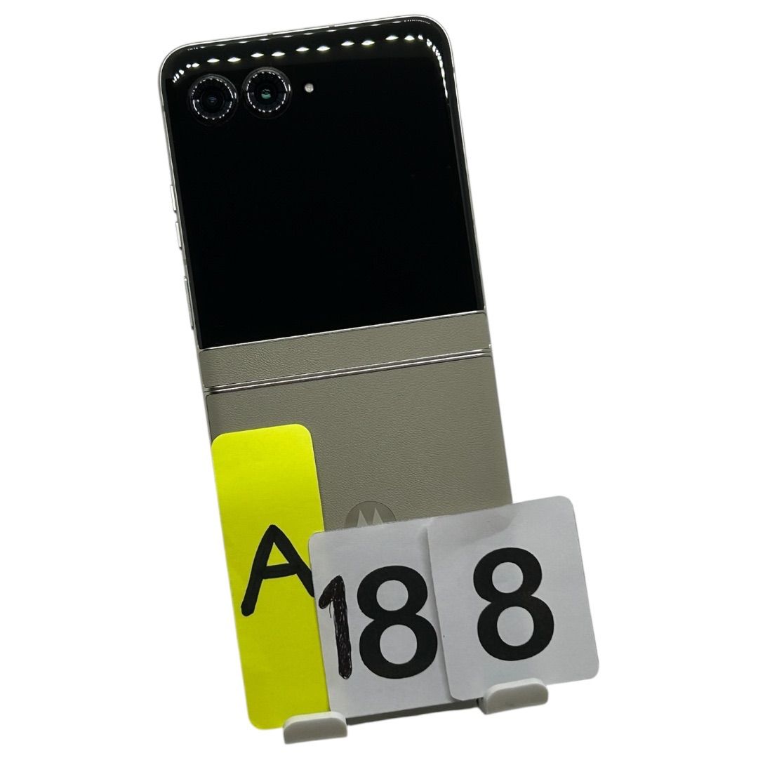 美品 motorola razr 50 512GB サンドクリーム 安心保証 - メルカリ