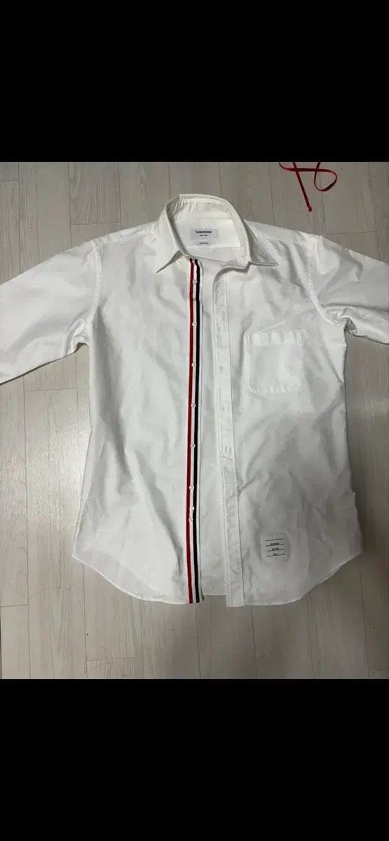 トム・ブラウン シャツ サイズ4 出品 (新モデル)