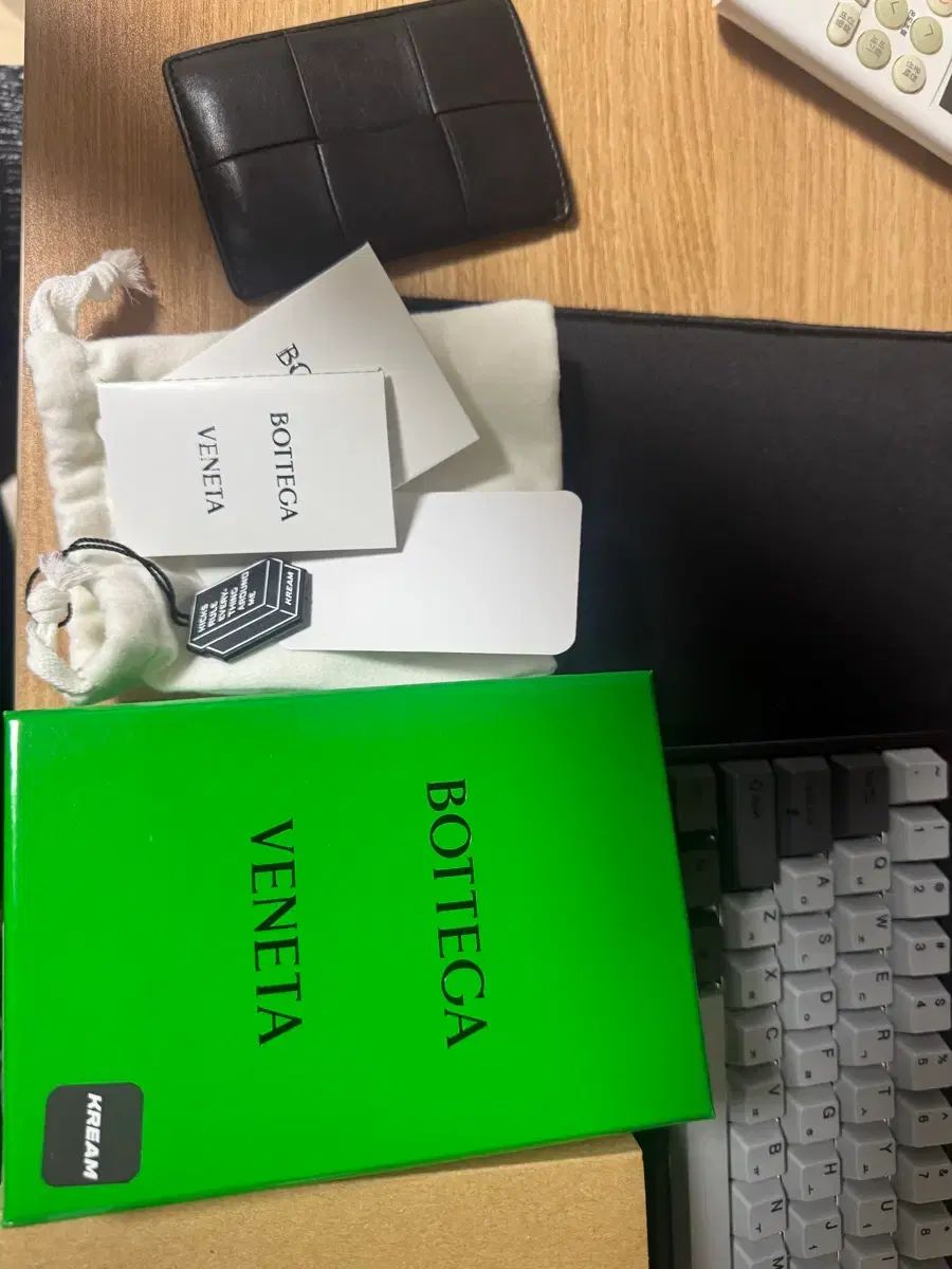 BOTTEGA VENETA ボッテガ・ヴェネタ カードウォレット フルセット 32,774円