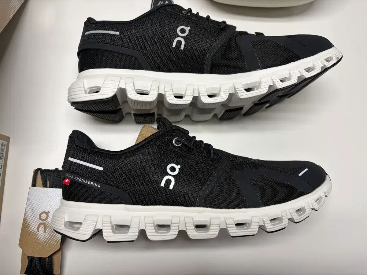 (新品)オンランニング クラウド 6 ブラック 265mm