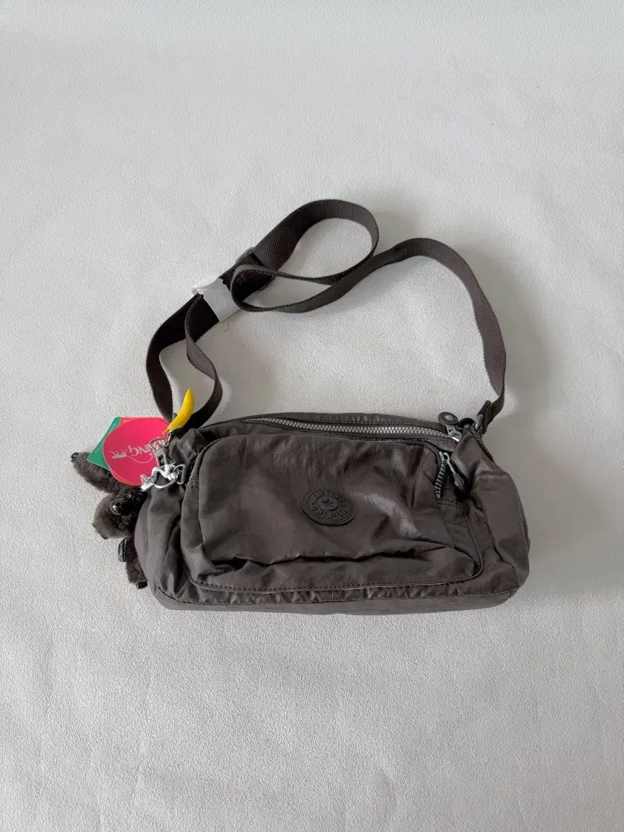 キプリング(Kipling) クロスバック (コーティング生地 タグ付き 商品)