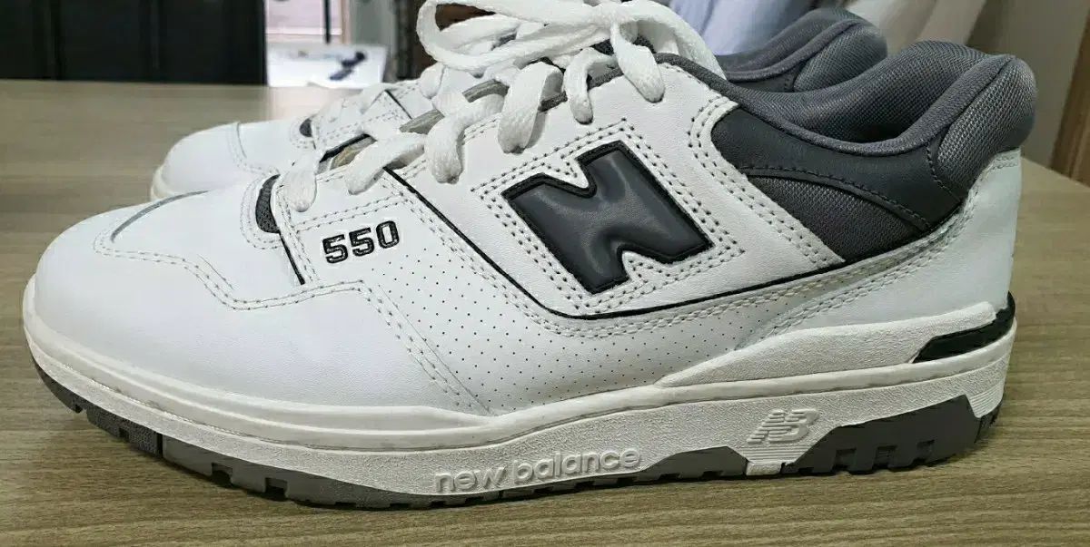 ニューバランス 550 ホワイト グレー (2E ワイド)