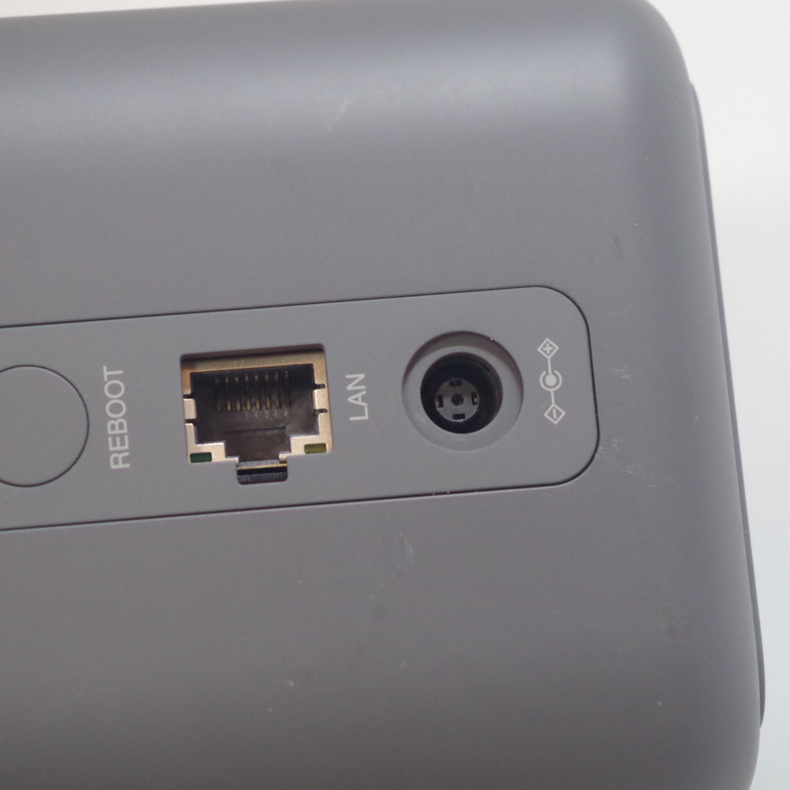 A6639 NTT ドコモ HR01 home 5G ルーター Wi-Fi 本体のみ (電源コード