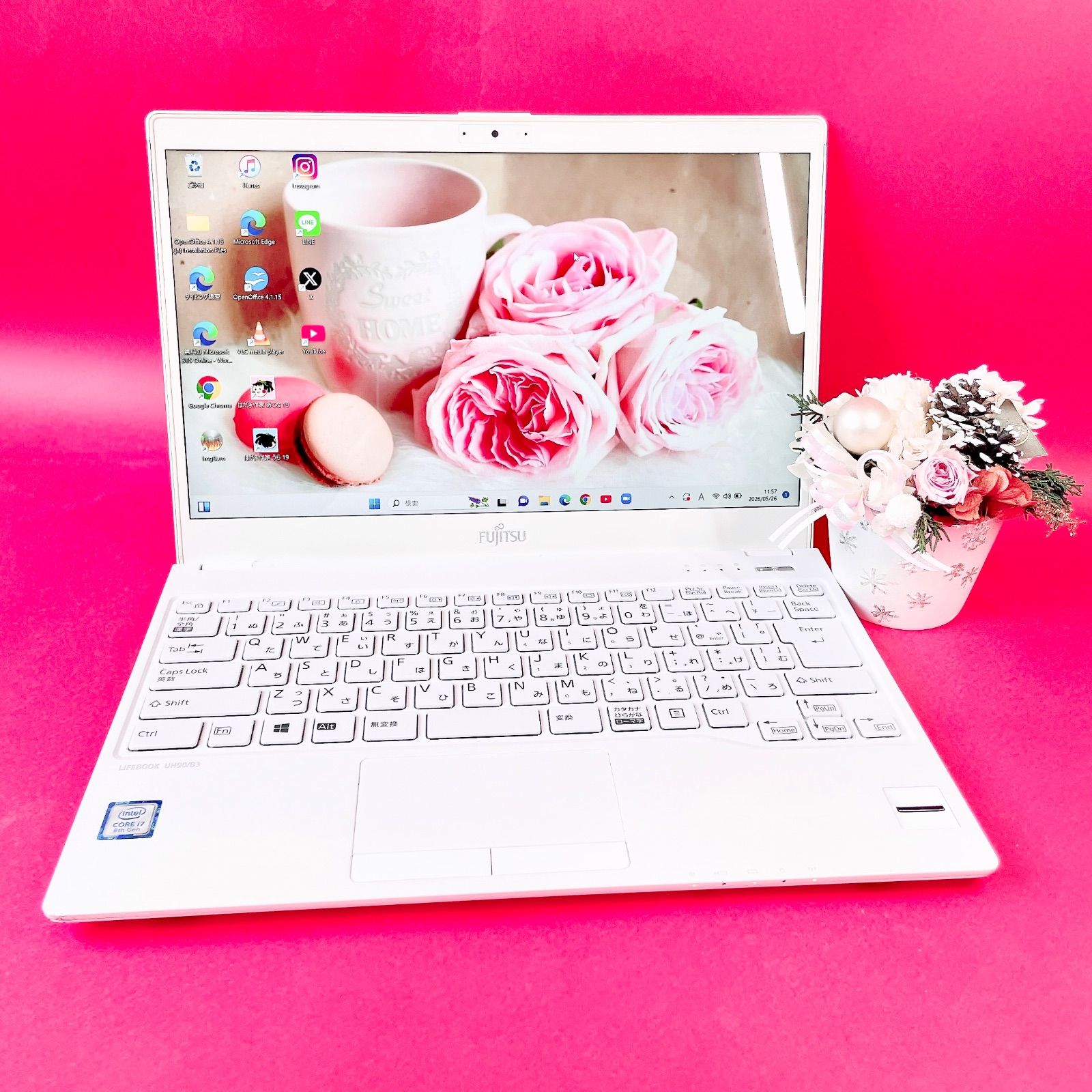 液晶美品✨️富士通 第8世代Corei7✨小型軽量ノートパソコン
