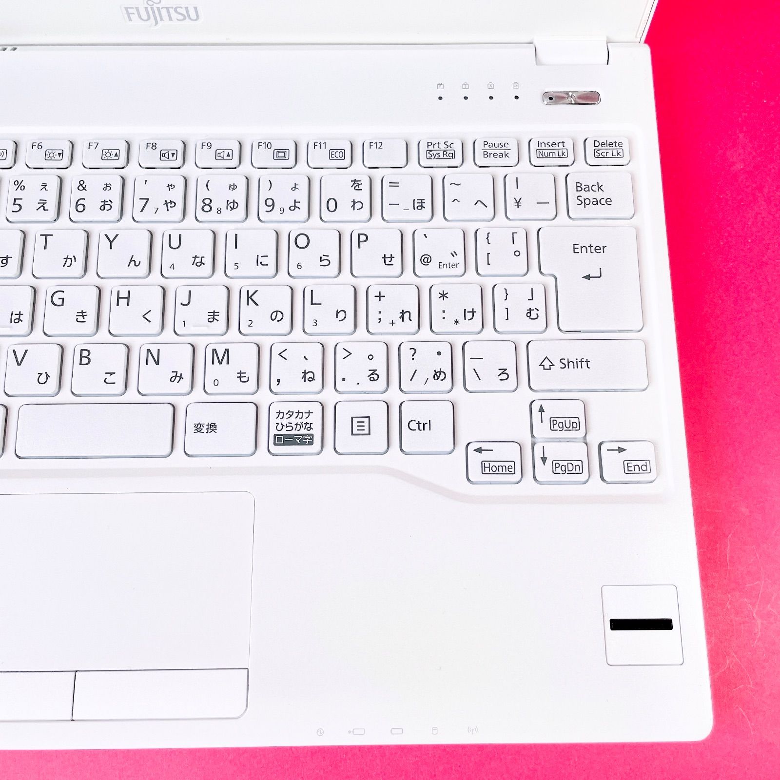 Core i7✨7世代✨SSD2TB✨32GB✨富士通✨ホワイト✨ノートパソコン 液晶美品✨️富士通 第8世代Corei7✨小型軽量ノートパソコン