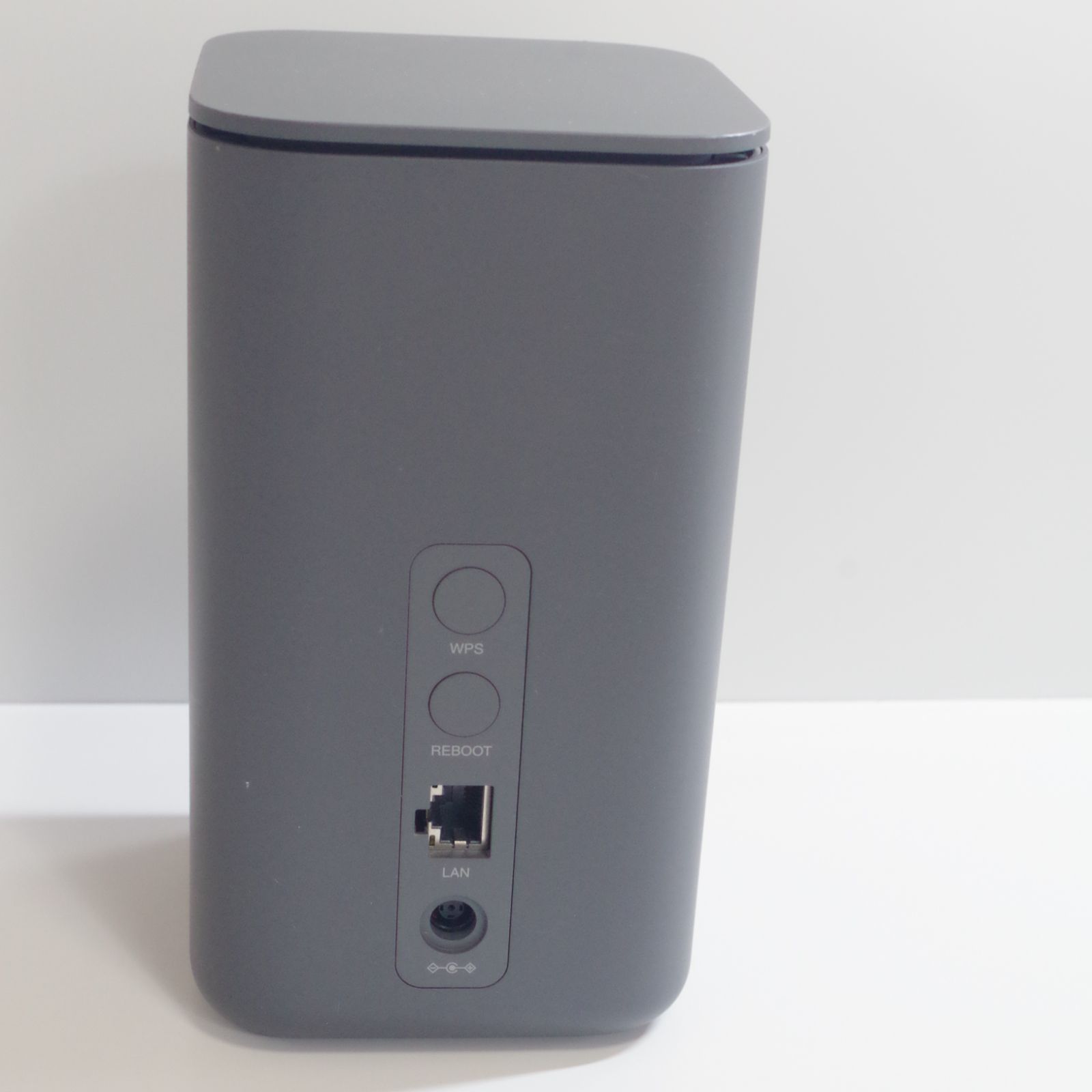 A6640 NTT ドコモ HR01 home 5G ルーター Wi-Fi 本体のみ (電源コード