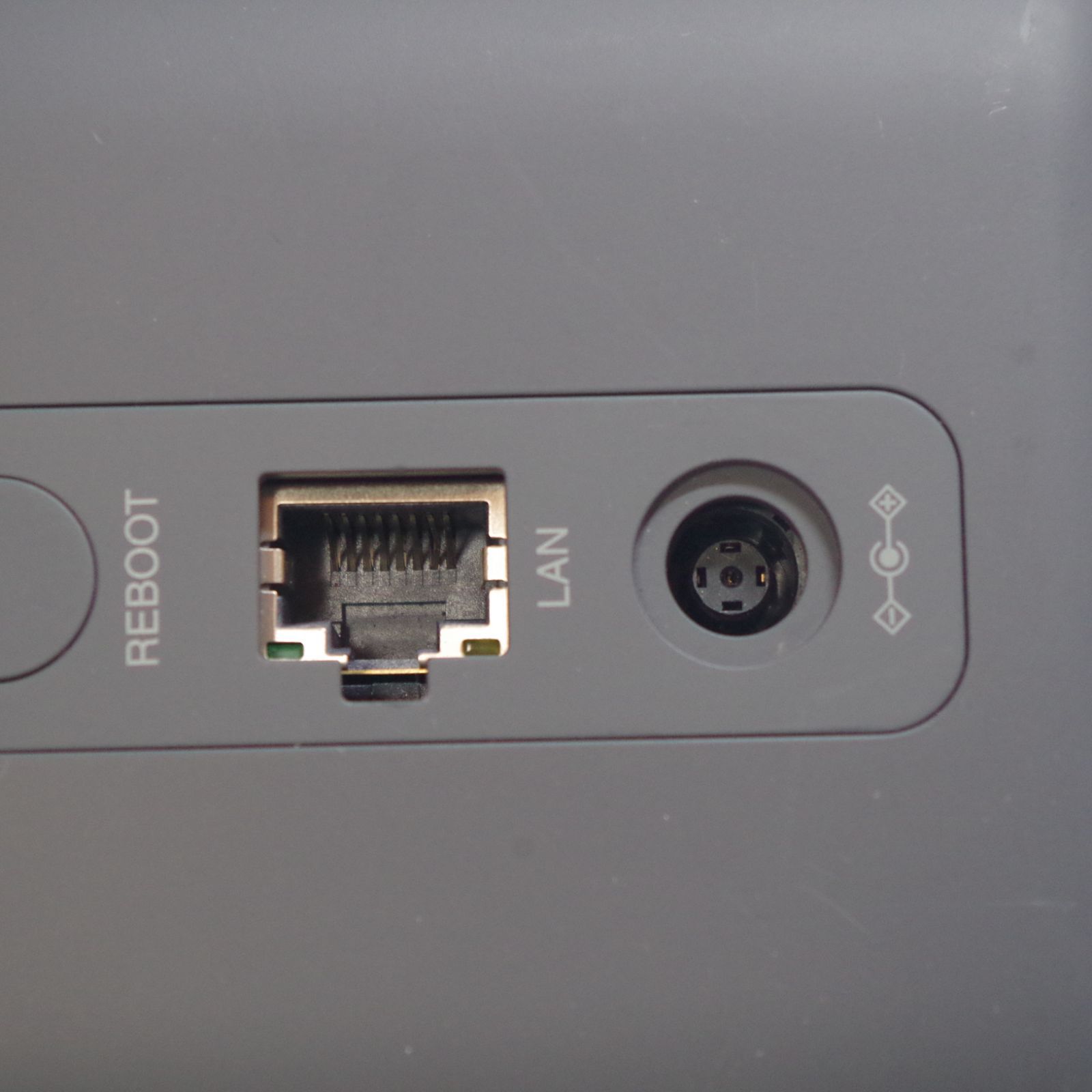 A6640 NTT ドコモ HR01 home 5G ルーター Wi-Fi 本体のみ (電源コード