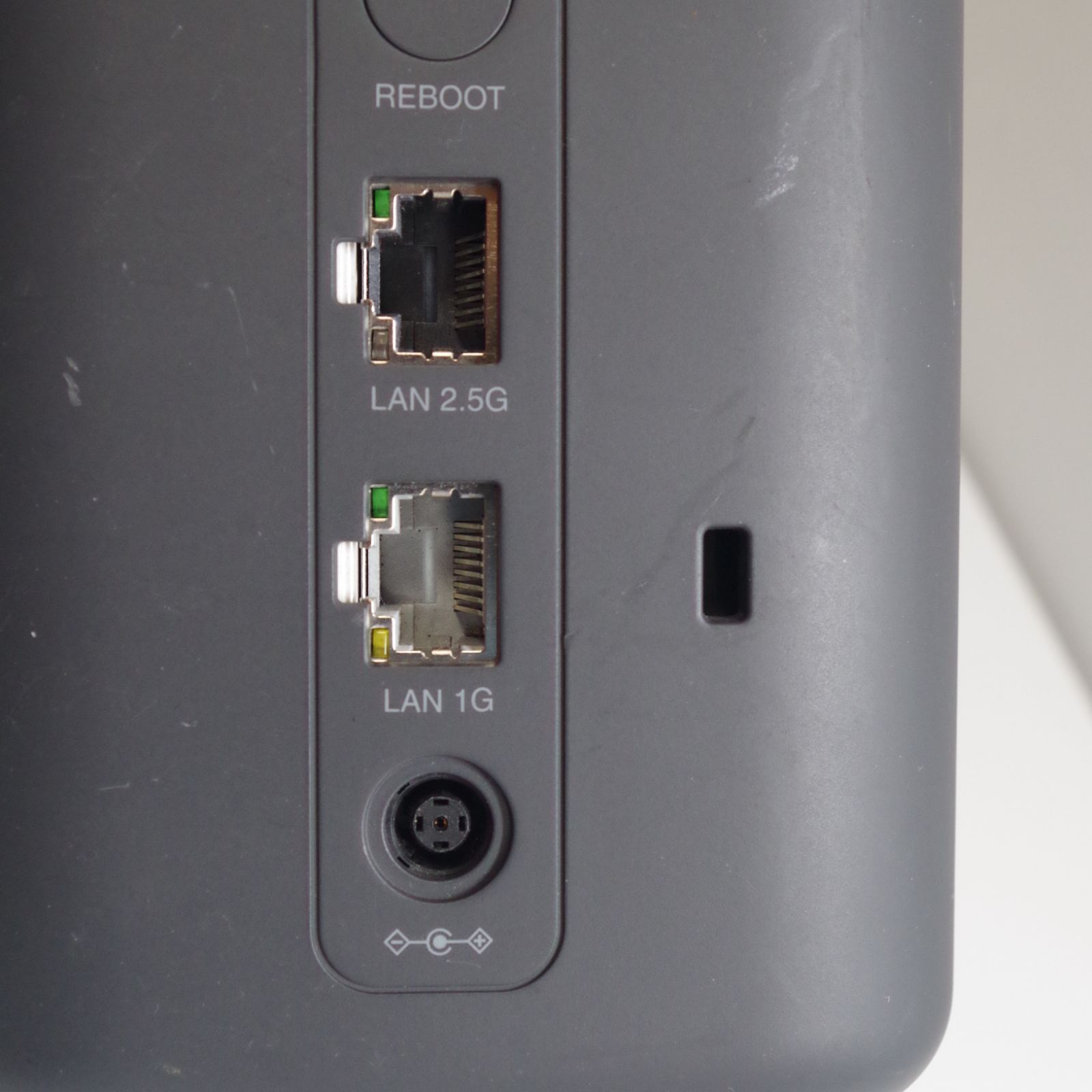 NTTドコモ HR02 home 5G ルーター本体のみ 中古 - メルカリ