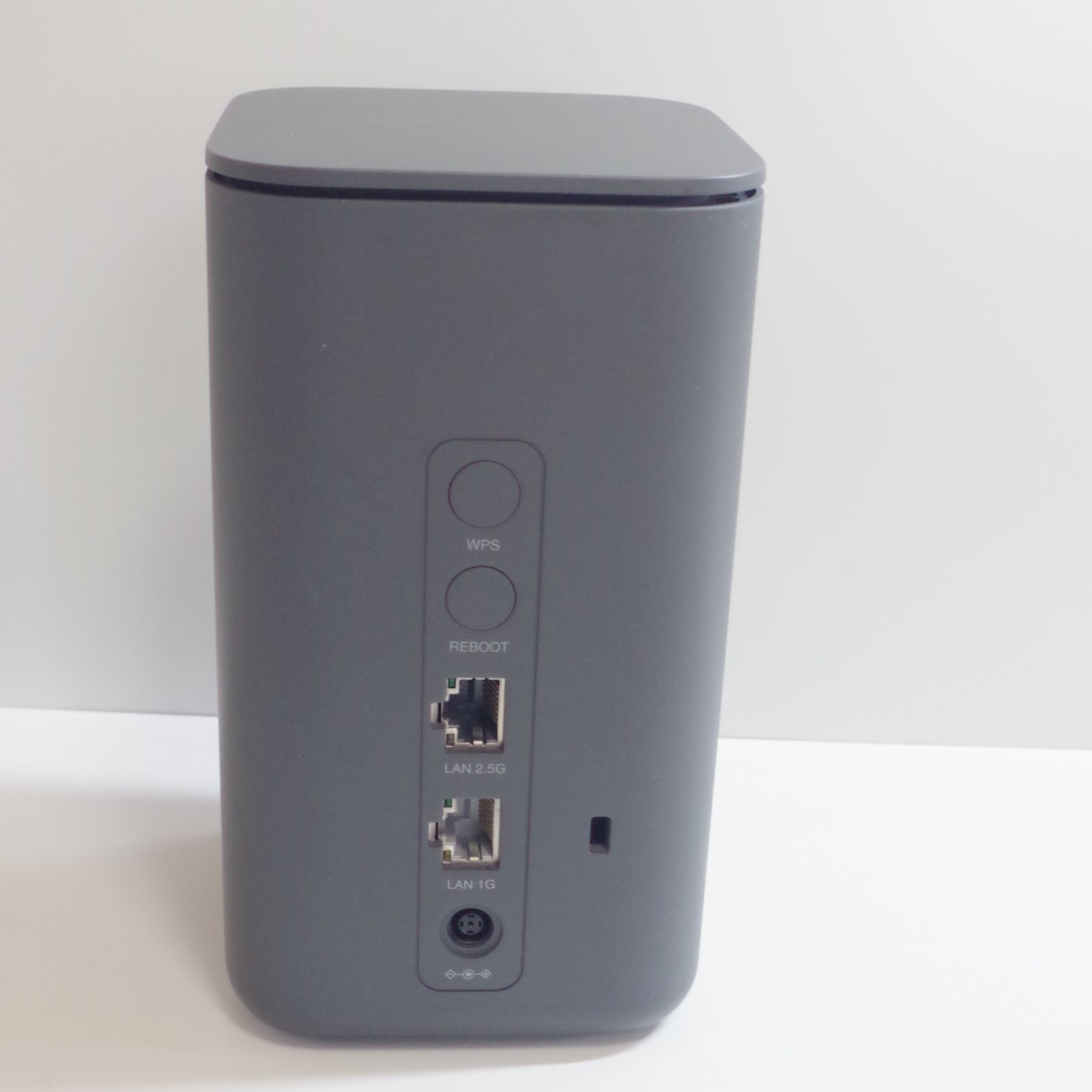 NTT ドコモ HR02 home 5G ルーター A6646 中古 - メルカリ