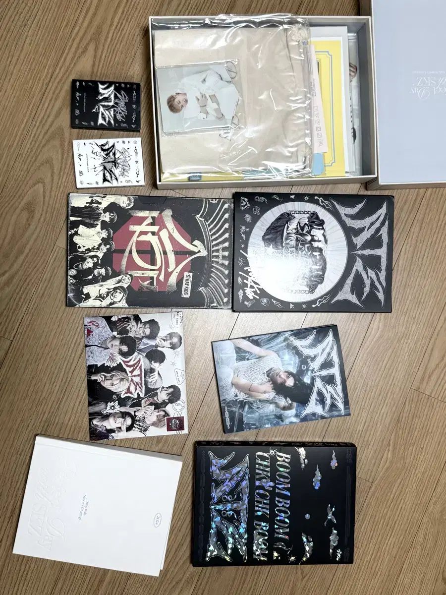 Stray Kids(ストレイキッズ・スキズ・SKZ) スキズ 앨범 まとめ売り 앨범 シーグリ シーズングリーティング エイト 合 まとめ
