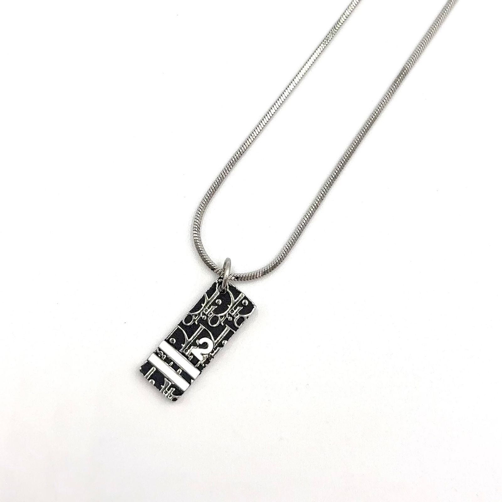 新着】Christian Dior トロッターロゴプレート メタル シルバー 