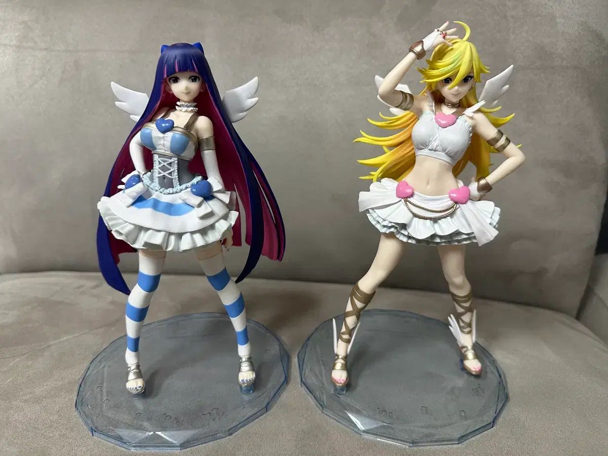 ショーツ&ストッキング with ガーターベルト ファンズはブリリアント フィギュア