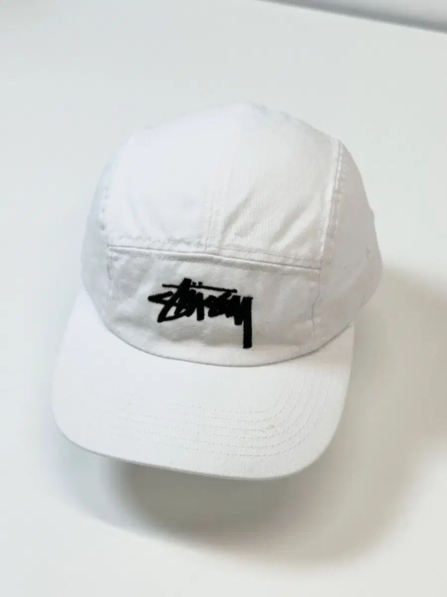STUSSY 6パネルボールキャップ ホワイト OS