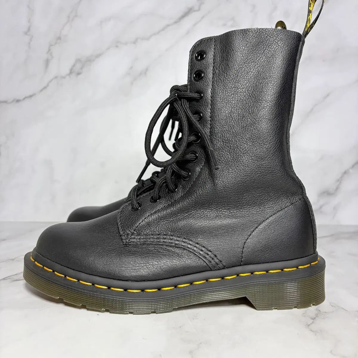 UK 4 DR. MARTENS 1490 10ホール バージニア ブラック