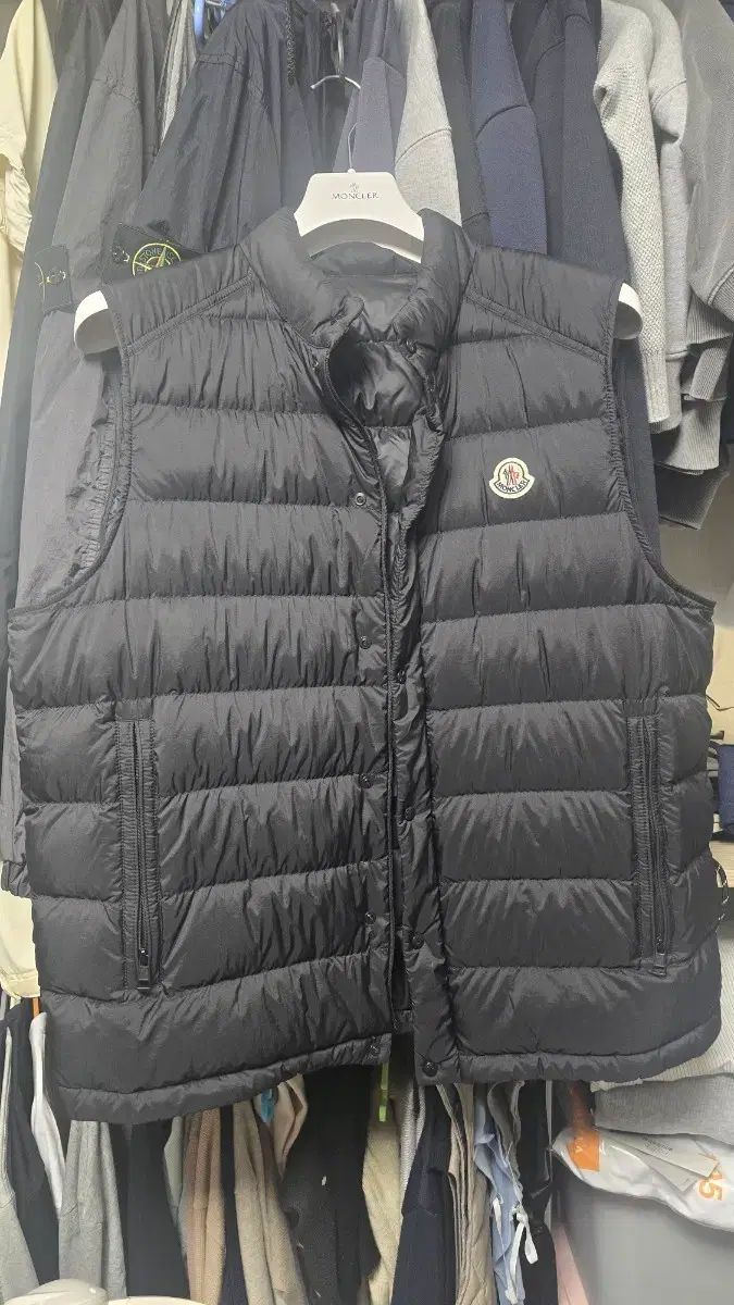 モンクレール 25ss バルト ダウンベスト ブラック