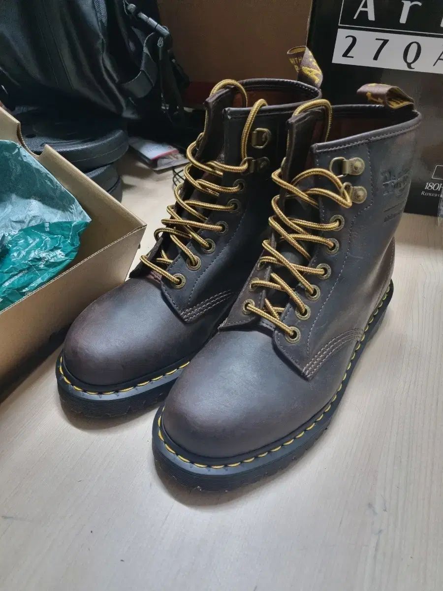(270)DR. MARTENS ドクターマーチン × thisisneverthat ディスイズネバーザット