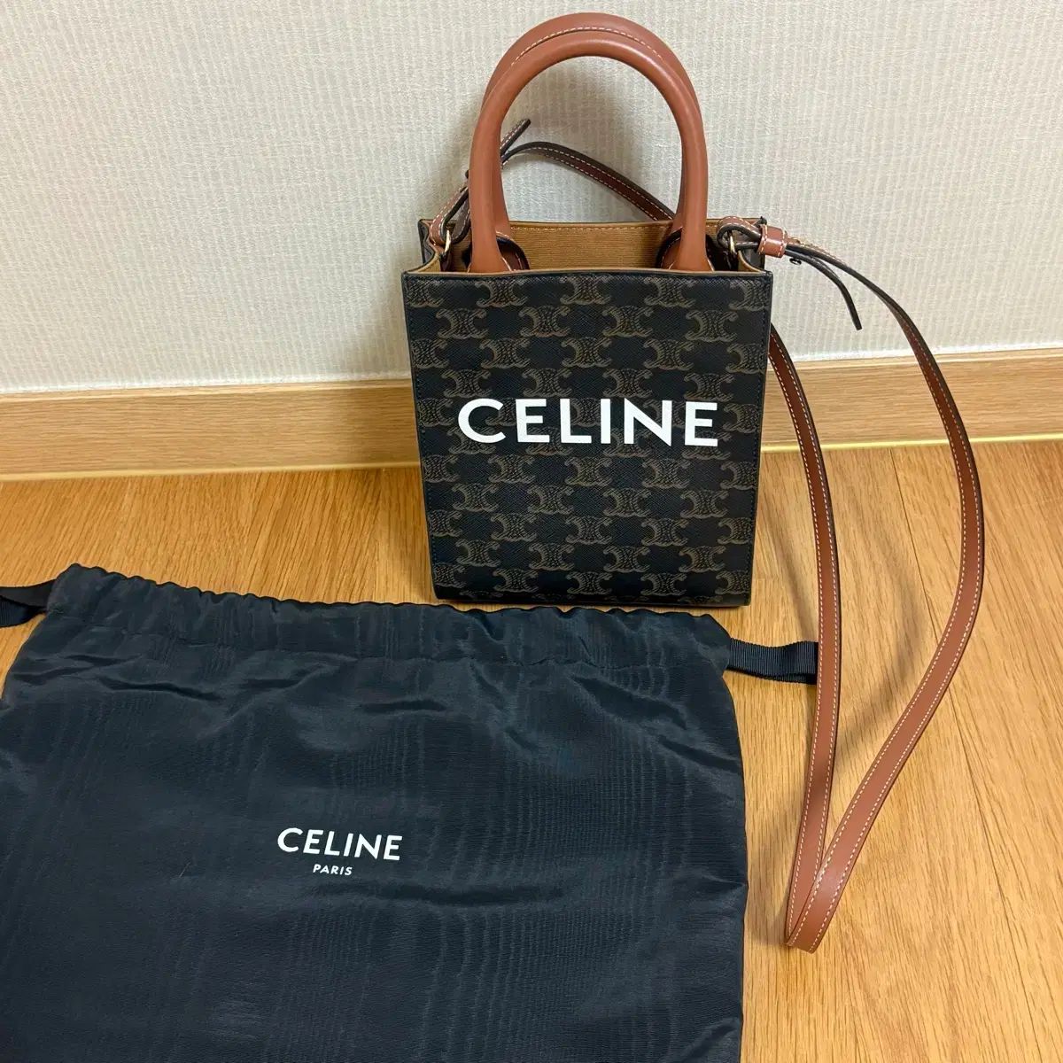 Celine セリーヌ ミニ カバス 105,724円