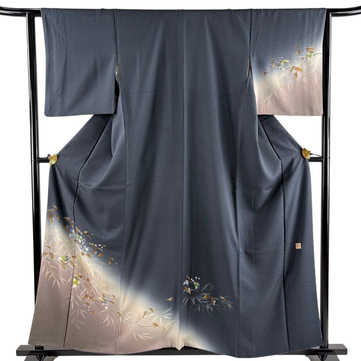 【美品】 付下げ 身丈158.5cm 裄丈62.5cm S 袷 やまと 落款 葉と実 シルエット 金銀彩 ぼかし 黒灰 正絹 秀品 【中古】