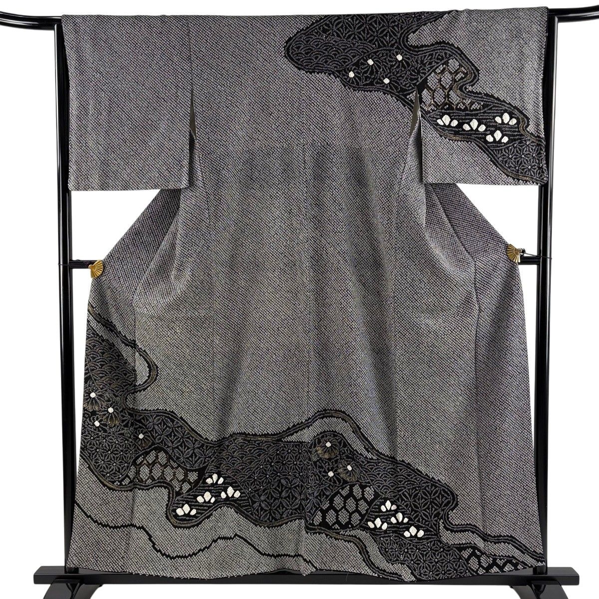【美品】 訪問着 身丈157cm 裄丈64cm M 袷 やまと 流水 有職文様 金彩 総絞り 黒 正絹 名品 【中古】