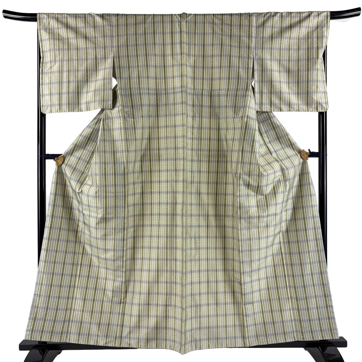 【美品】 紬 身丈158.5cm 裄丈67cm M 袷 やまと 格子 幾何学模様 薄緑 正絹 名品 【中古】