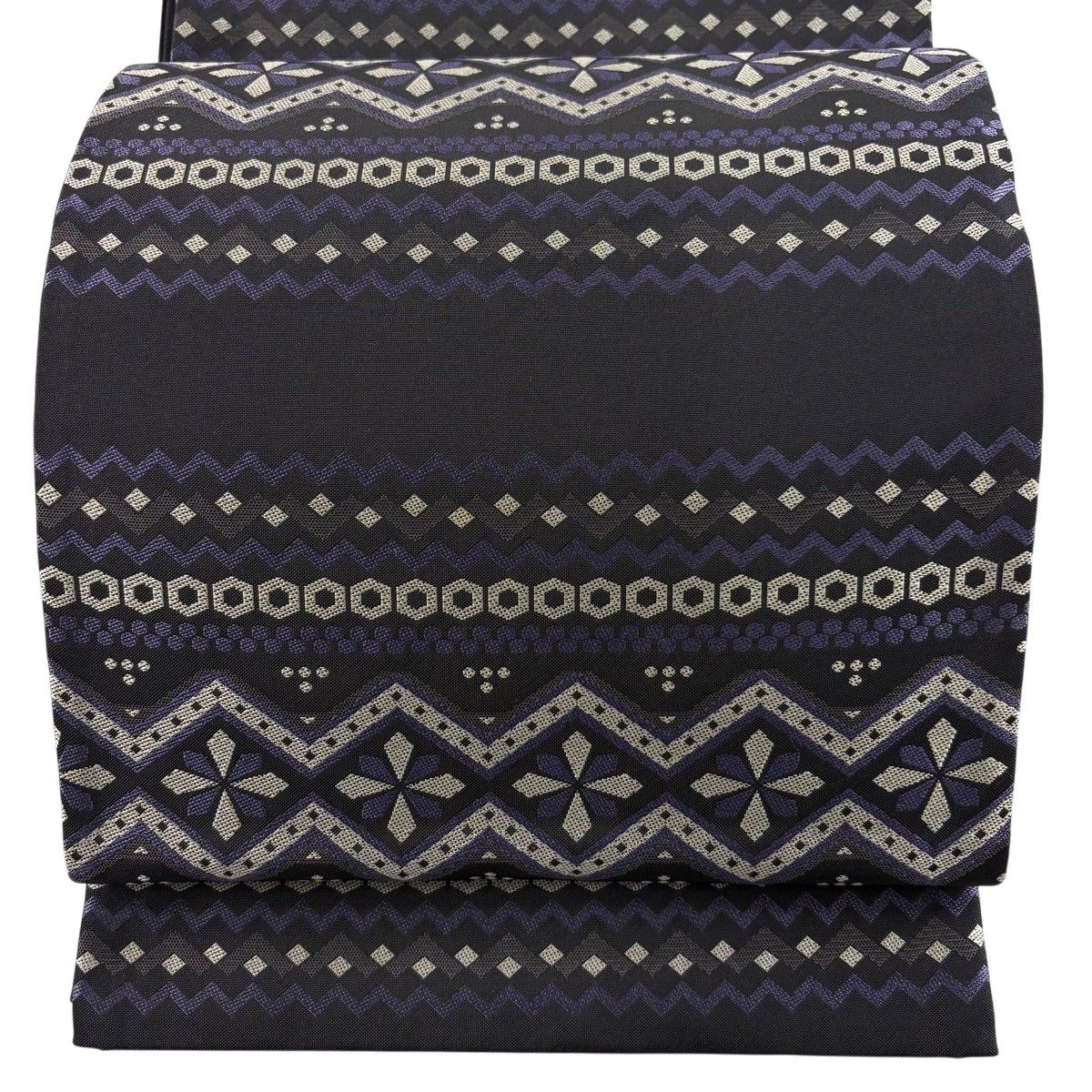 【美品】 袋帯 名品 紬地 花 亀甲 黒 全通 正絹 【中古】