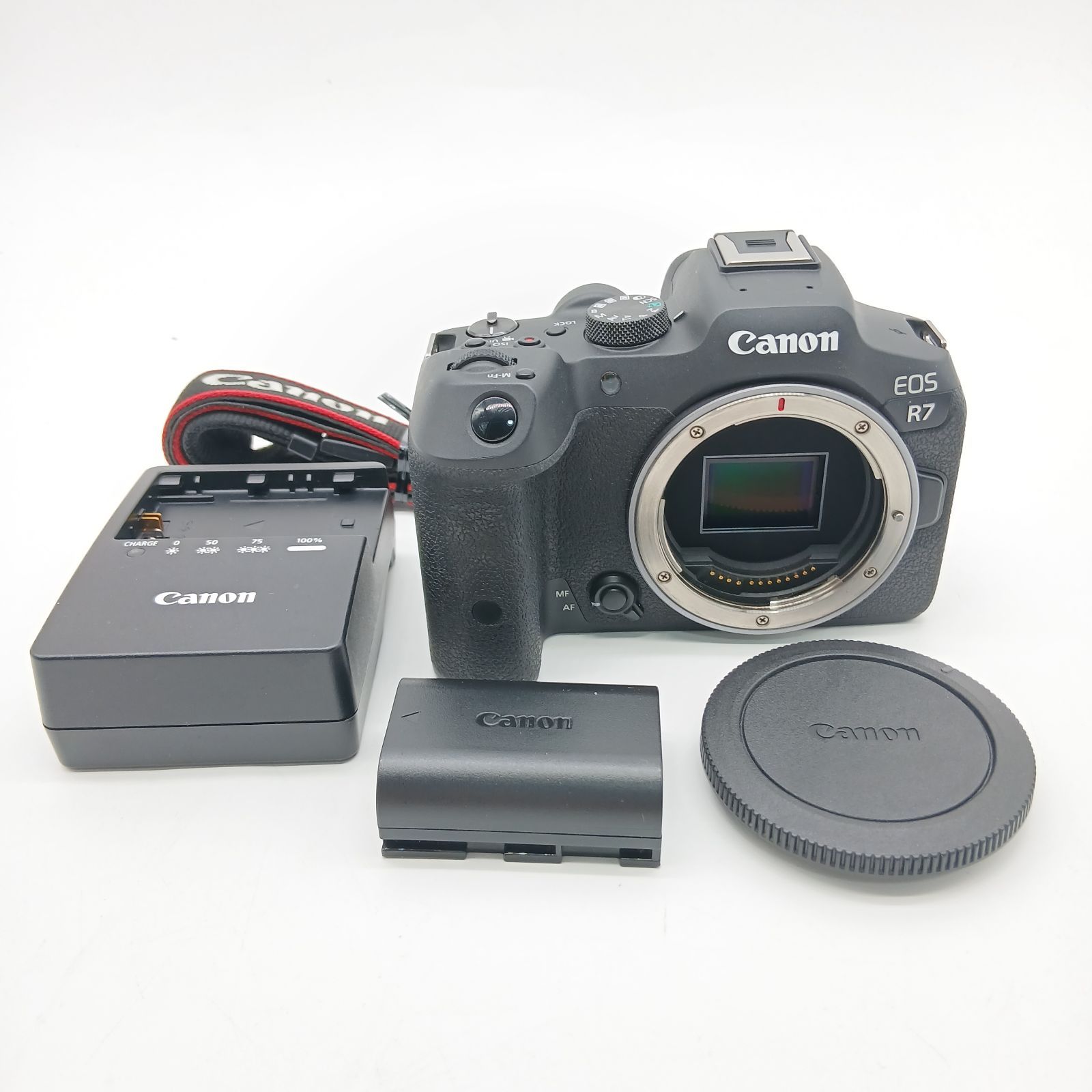 4000ショット台！新品級 ★ キヤノン EOS R7 ボディ