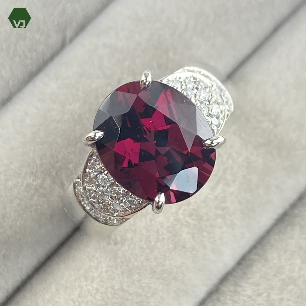 【34-12】ロードライトガーネット ダイヤモンド　リング 6.27ct D0.17ct【中古】【PT1000】【17号】★By vivid-J