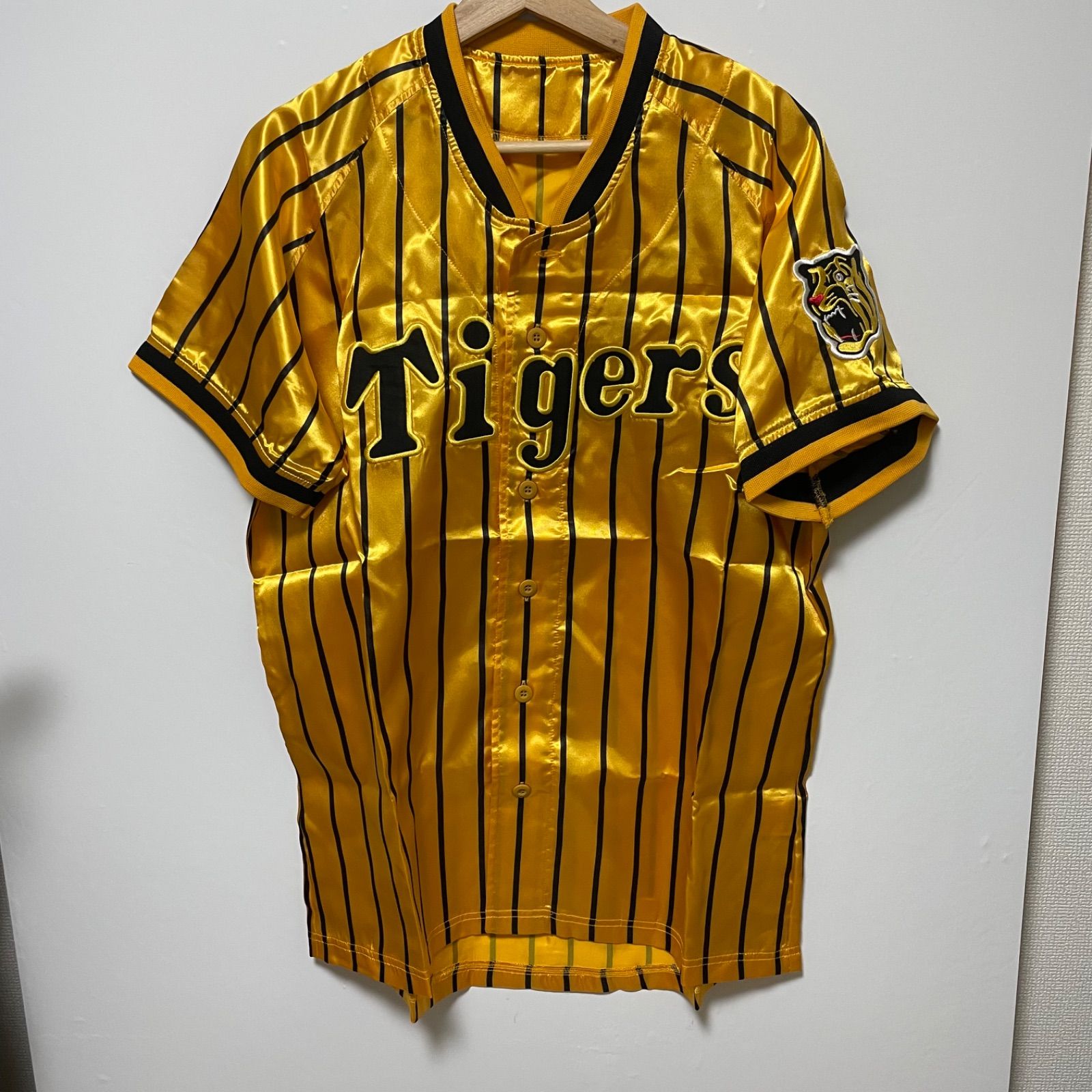 【希少】阪神タイガース猛虎列伝全巻購入者特典ゴールドレアユニフォーム 阪神タイガース 猛虎烈伝 ゴールドユニフォーム 非売品 全巻購入特典