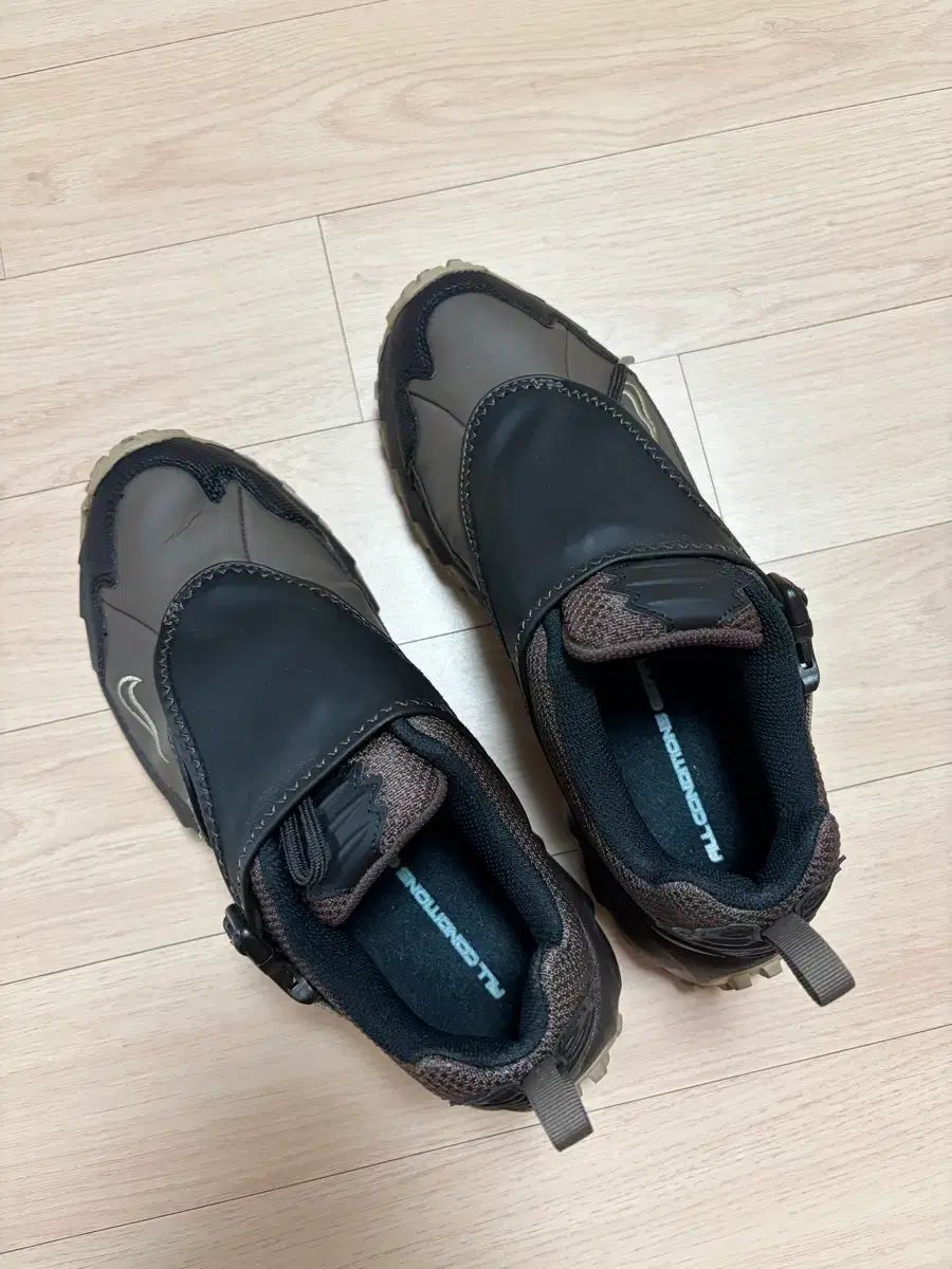 250 NIKE ACG パサデ アイアンストーン アンド ブラック