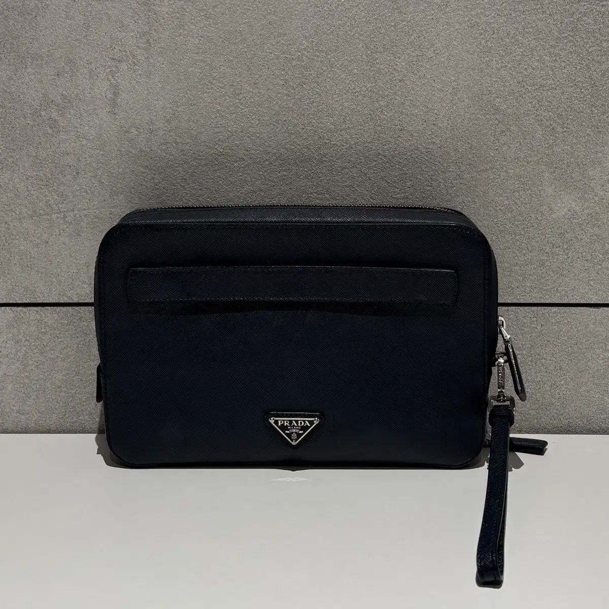PRADA サフィアーノ 三角ロゴ ポーチ 61,581円