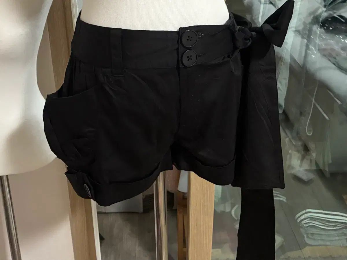 ブラック パンプキン ショートパンツ
