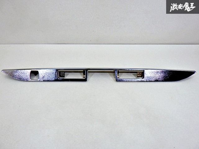 ストア出品！】トヨタ 純正 200系 ハイエース バックドアガーニッシュ