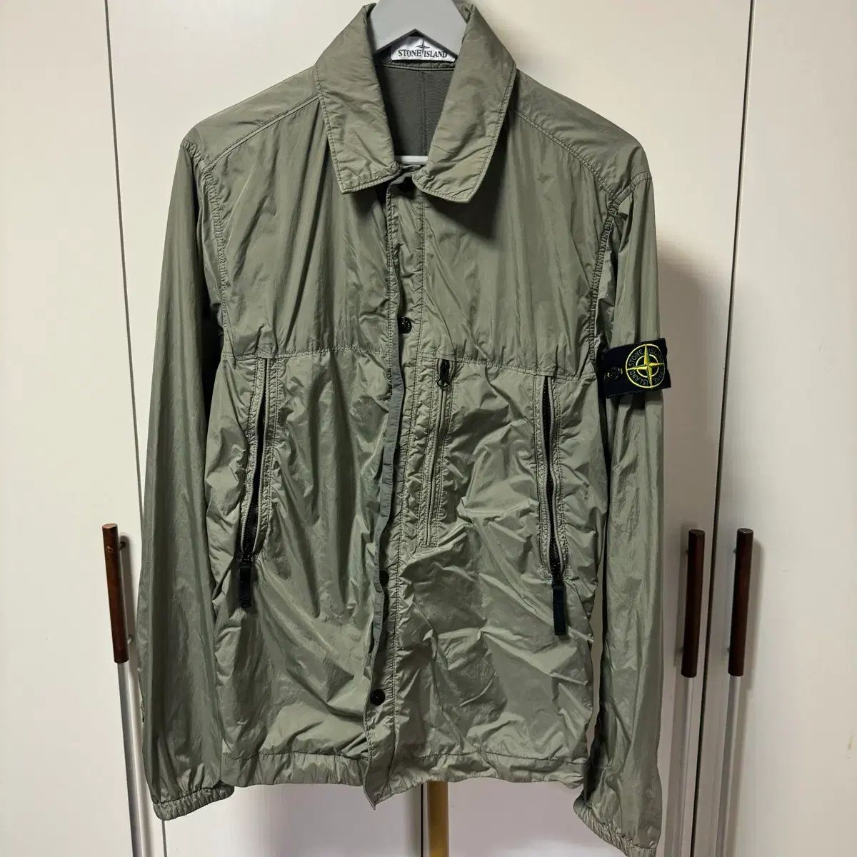 STONE ISLAND ストーンアイランド クリンクルレップス オーバーサイズシャツ カーキ (百貨店購入)