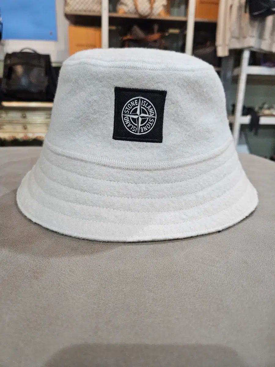 STONE ISLAND ストーンアイランド 白 バケットハット 23,993円