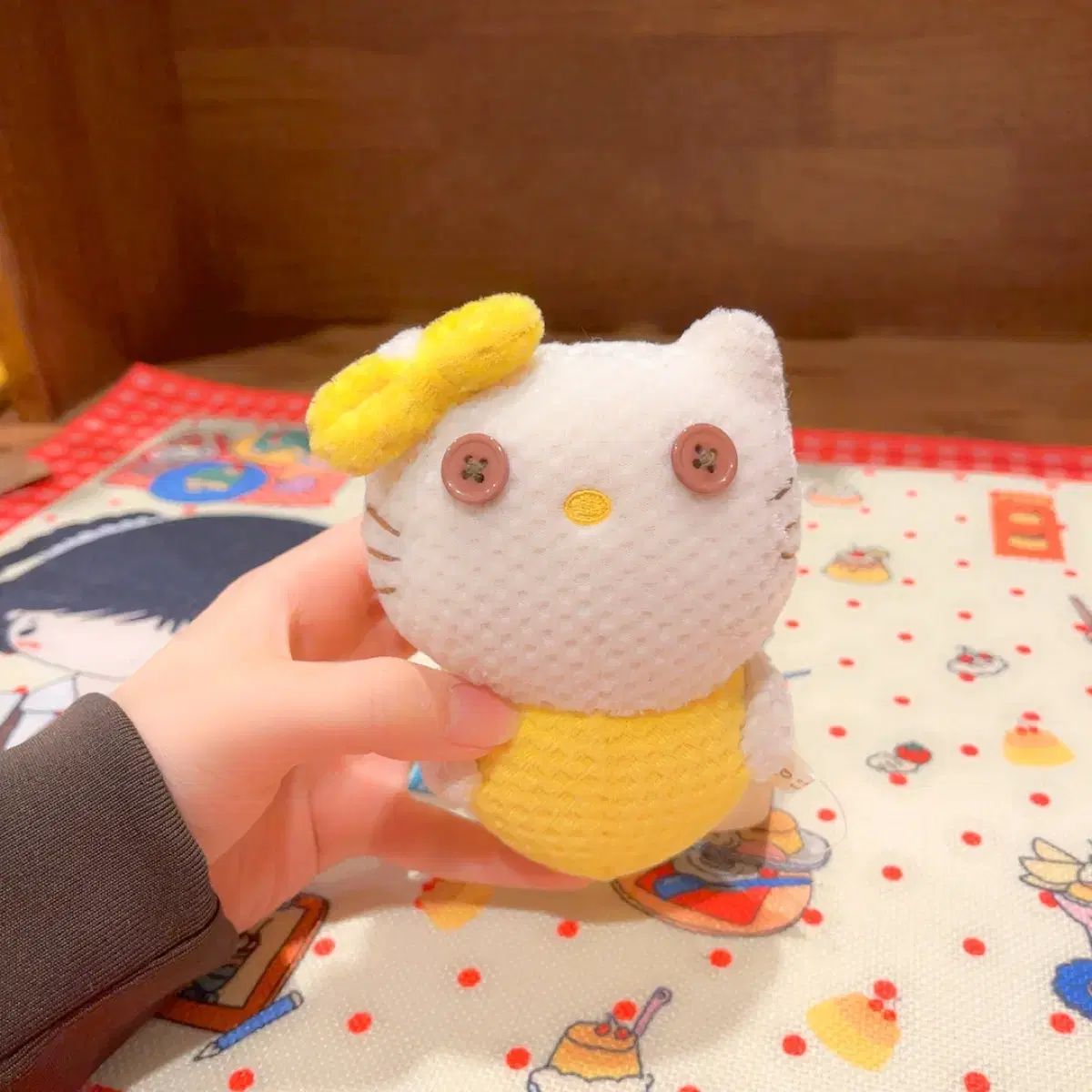 クラシック Sanrio HELLO KITTY ミミ ボタンアイ ワッフル ニット ぬいぐるみ