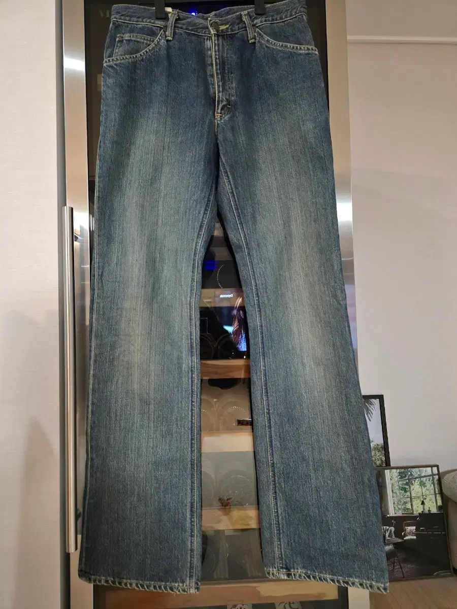 Lee セミフレア セミブーツカット デニムジーン 33サイズです