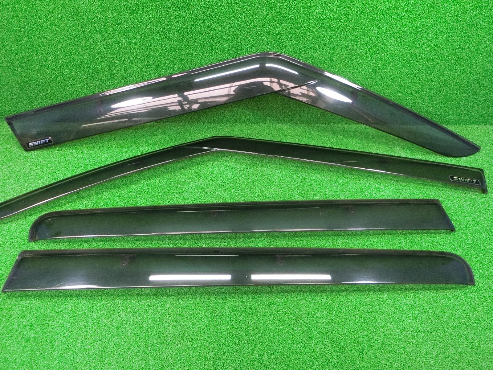 15983] 送料無料 スズキ スイフト ZC72S 後期 ドアバイザー