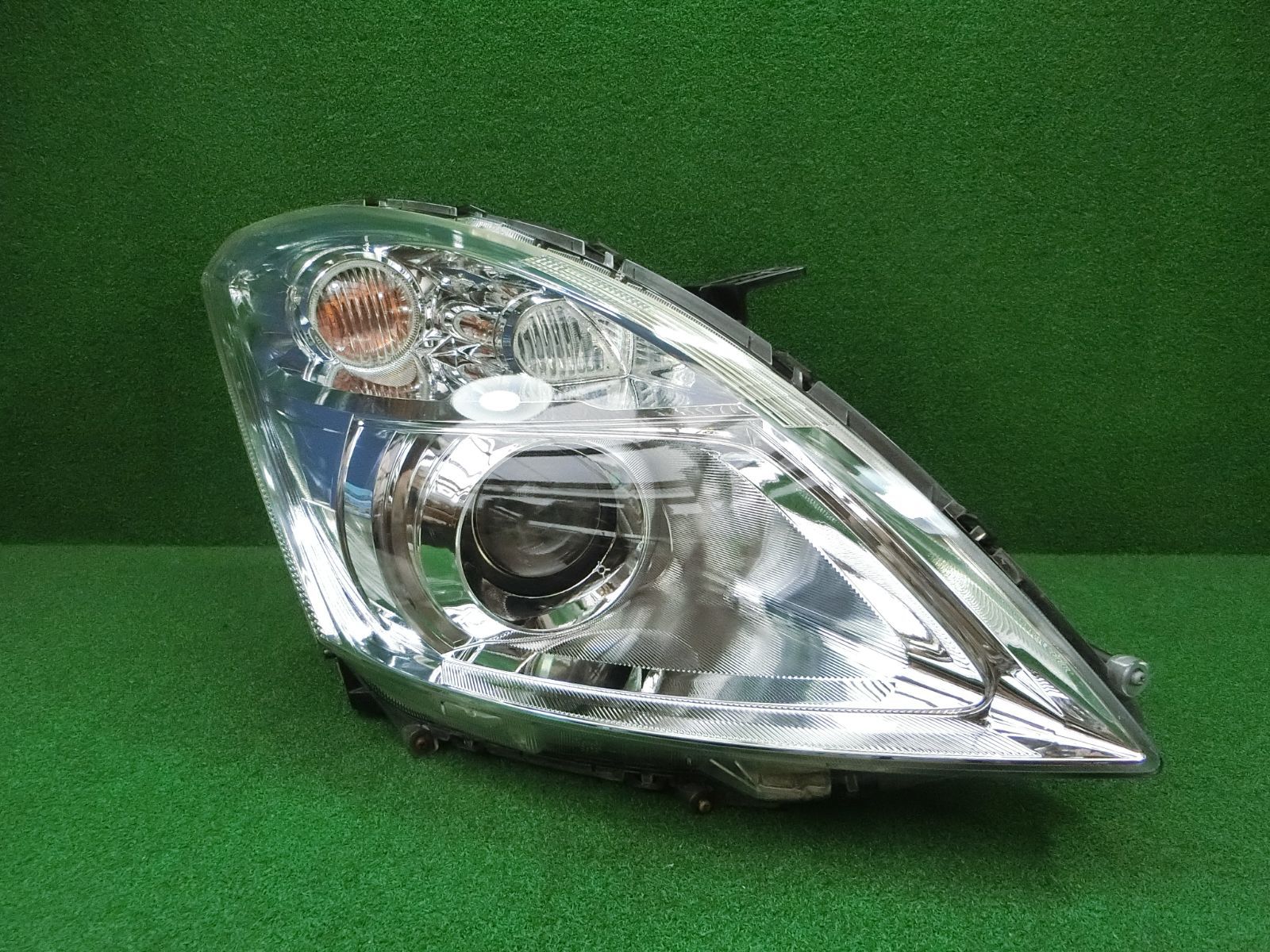 [15984] 送料無料 スズキ スイフト ZC72S 後期 右 HID ヘッドライト STANLEY P9120 研磨済 破損なし