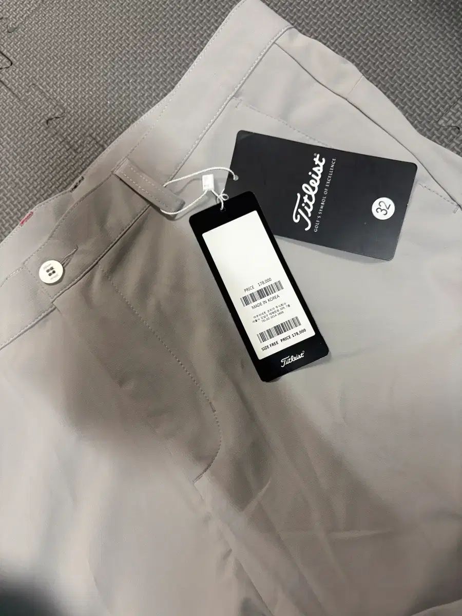 Titleist (タイトリスト) ゴルフ ズボン 32サイズ