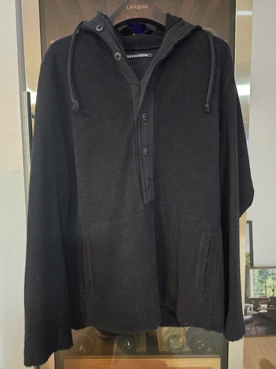 Hannes Roether ハーネス フード付きTシャツ
