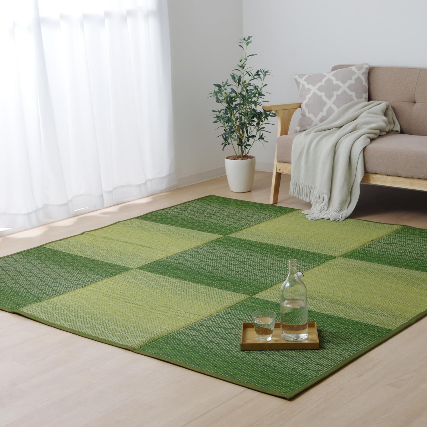 新品 イケヒコ い草 ラグ カーペット 畳 帖 長方形 FXダイヤ グリーン 約240×320cm 幾何柄 湿度調整作用 抗菌防臭効果 クッション性 自然素材 お手入れ簡単 涼しい インテリア 節電 ＃1030541123203