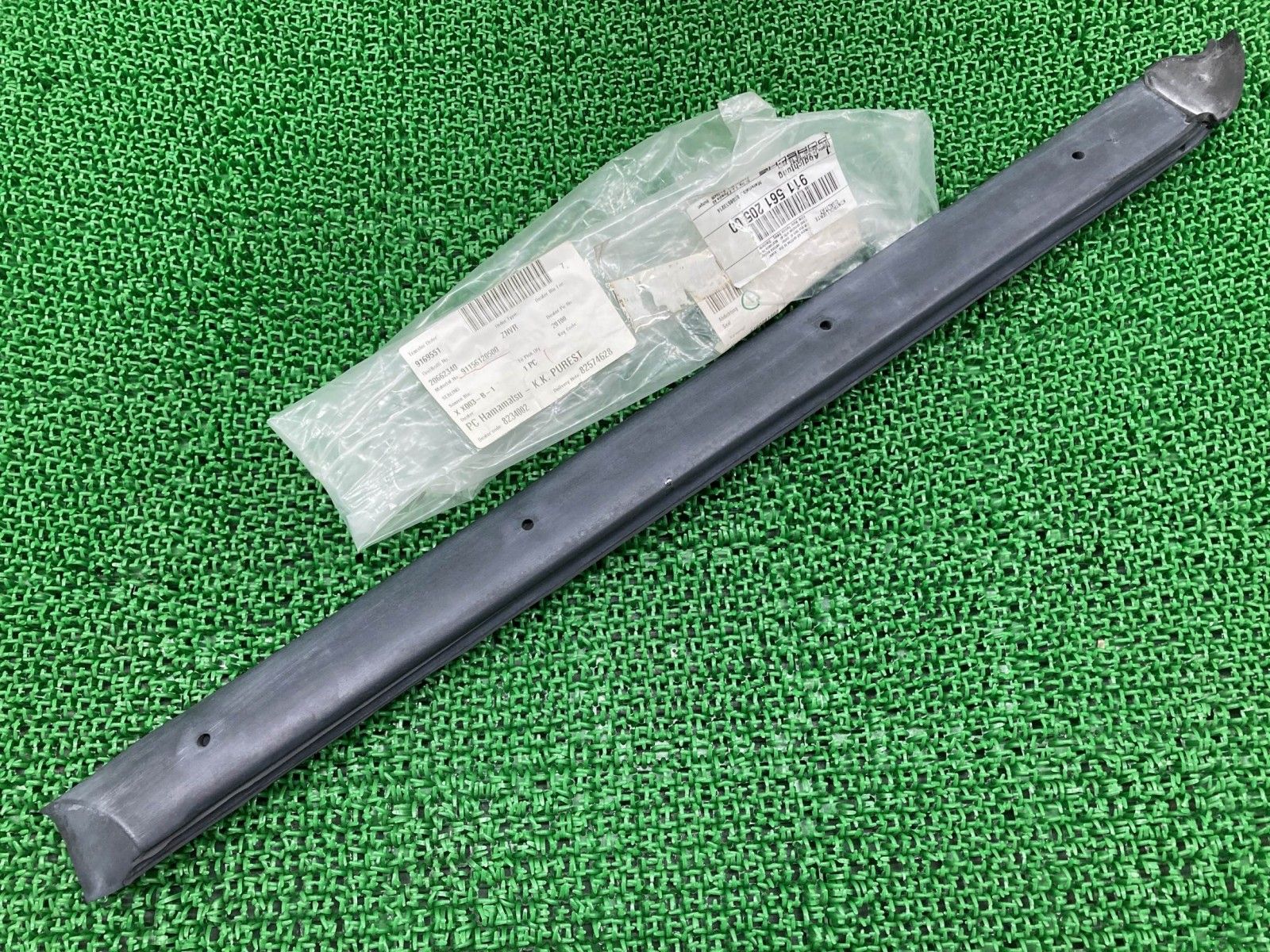 911 ルーフシール 左 91156120500 ポルシェ 純正 中古 未使用品 カブリオレ Yv