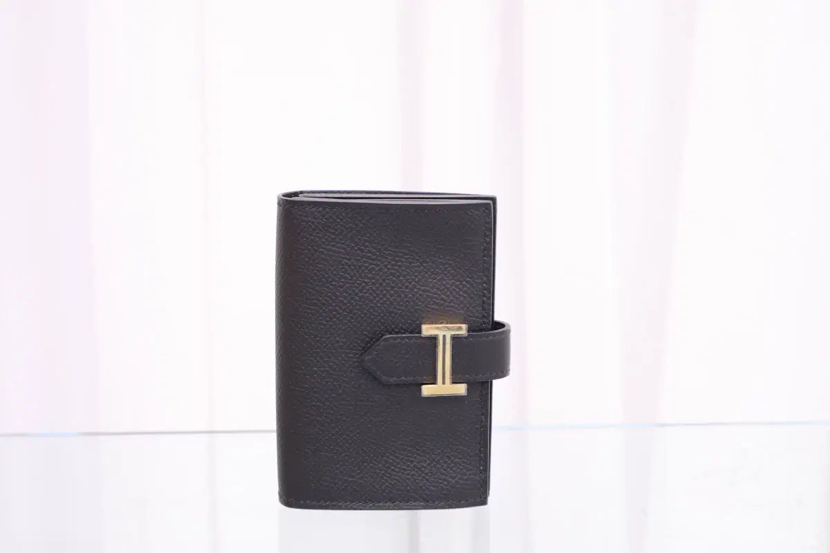 エルメス 未使用 新品 ベアン ミニ ブラック ゴールド金具 二つ折り財布 H039796