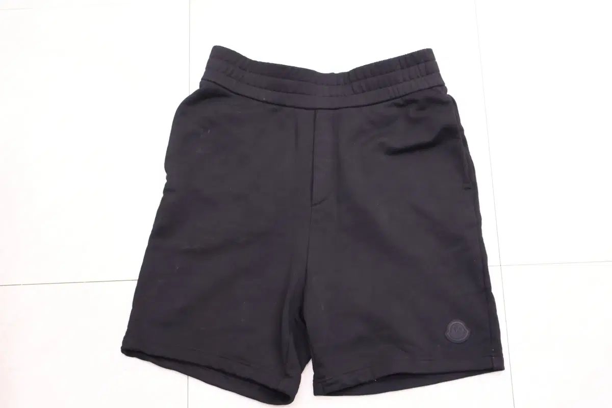 モンクレール ハーフパンツ K20918H00003