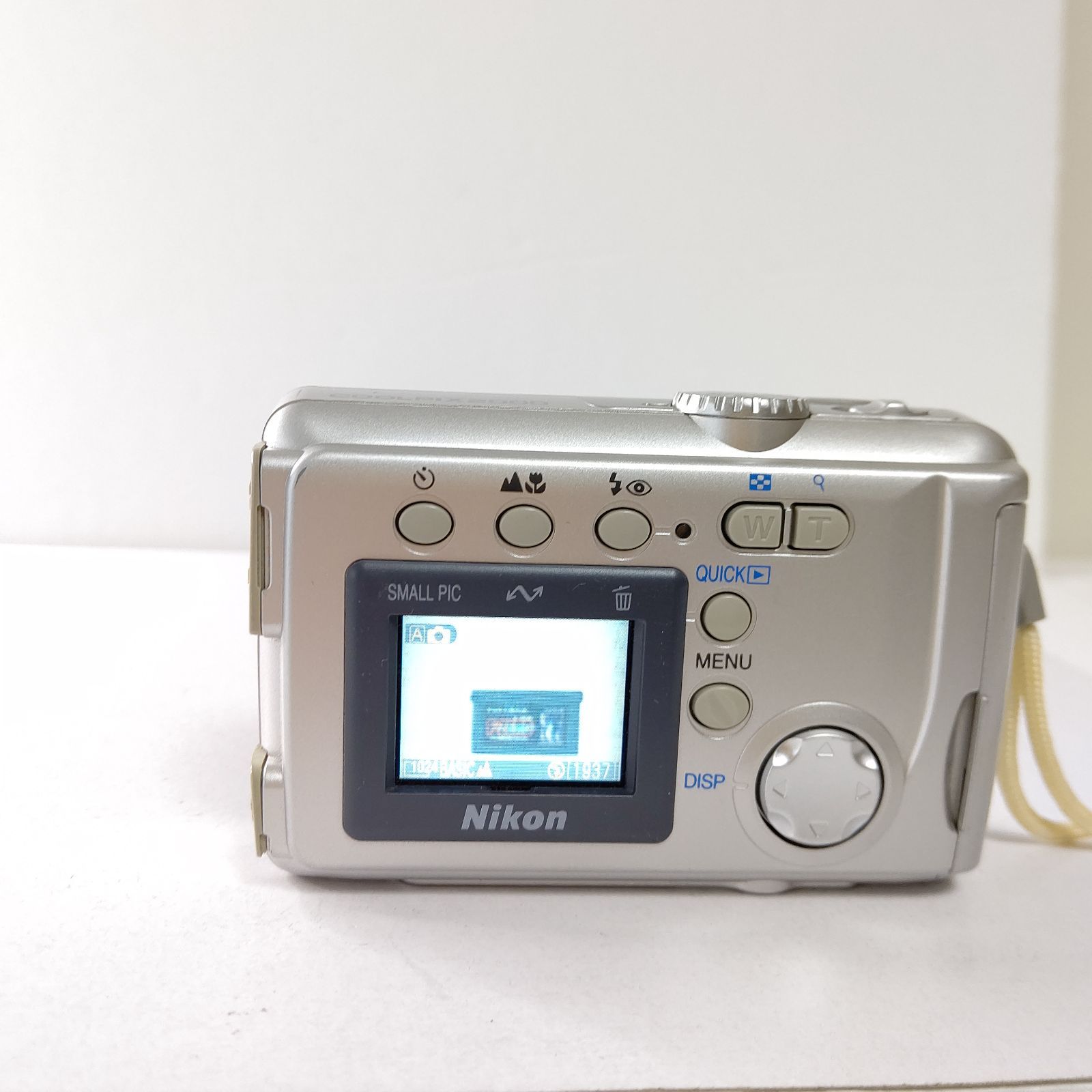 美品　ニコン　デジタルカメラ　クールピクス　2000 セット　コンデジ 乾電池 美品 ニコン デジタルカメラ クールピクス 2000 セット コンデジ 乾電池
