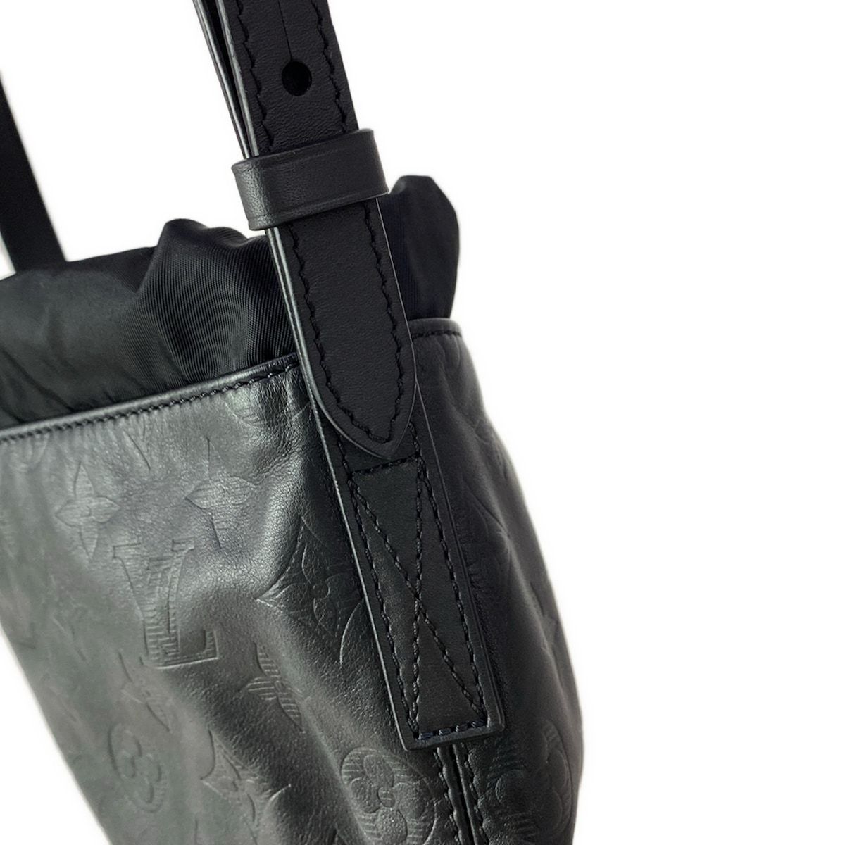 LOUIS VUITTON(ルイヴィトン) ショルダーバッグ モノグラム・シャドウ 